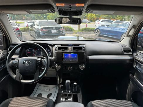 Used 2016 Toyota 4Runner Trail AWD/4WD image 10