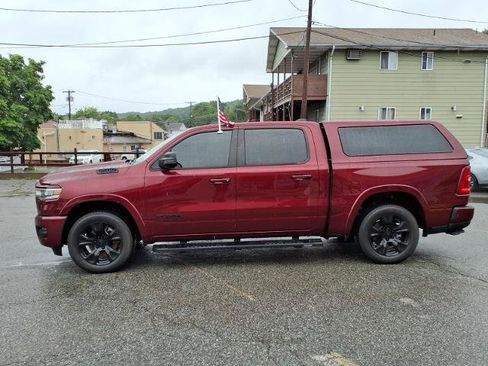 Used 2025 RAM 1500 Big Horn AWD/4WD image 4
