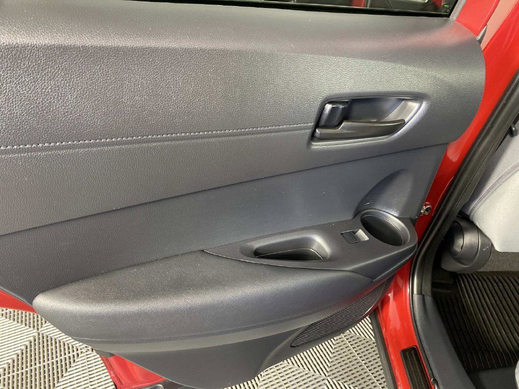 Used 2023 Toyota Corolla Cross AWD Hybrid w/ Moonroof Package image 27