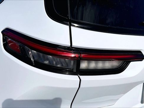 Used 2024 Jeep Grand Cherokee L Laredo image 27