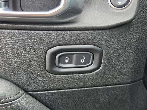Used 2021 Jeep Wrangler Unlimited Sahara AWD/4WD image 24