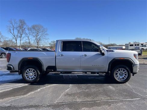 Used 2020 GMC Sierra 3500 SLT w/ SLT Premium Plus Package image 4