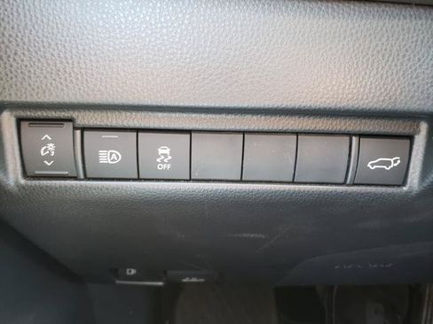 Used 2024 Toyota Venza LE AWD/4WD image 26