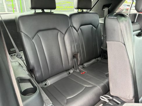 Used 2019 Audi Q7 3.0T Premium w/ Convenience Package AWD/4WD image 17