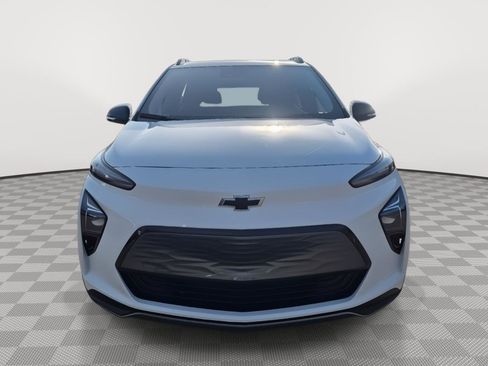 Used 2022 Chevrolet Bolt EUV LT w/ Comfort Package image 2