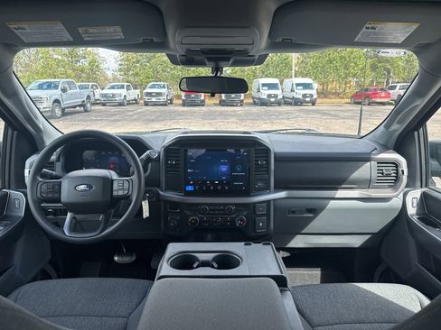 Used 2025 Ford F150 XLT image 2