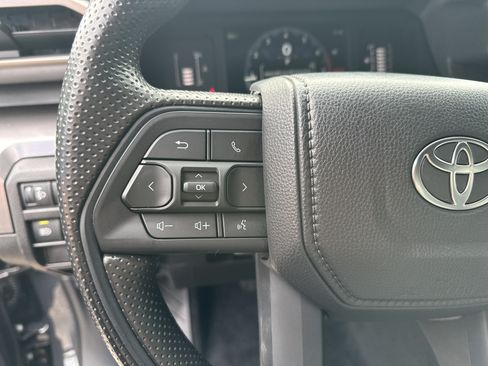 Used 2025 Toyota Tacoma SR5 AWD/4WD image 24