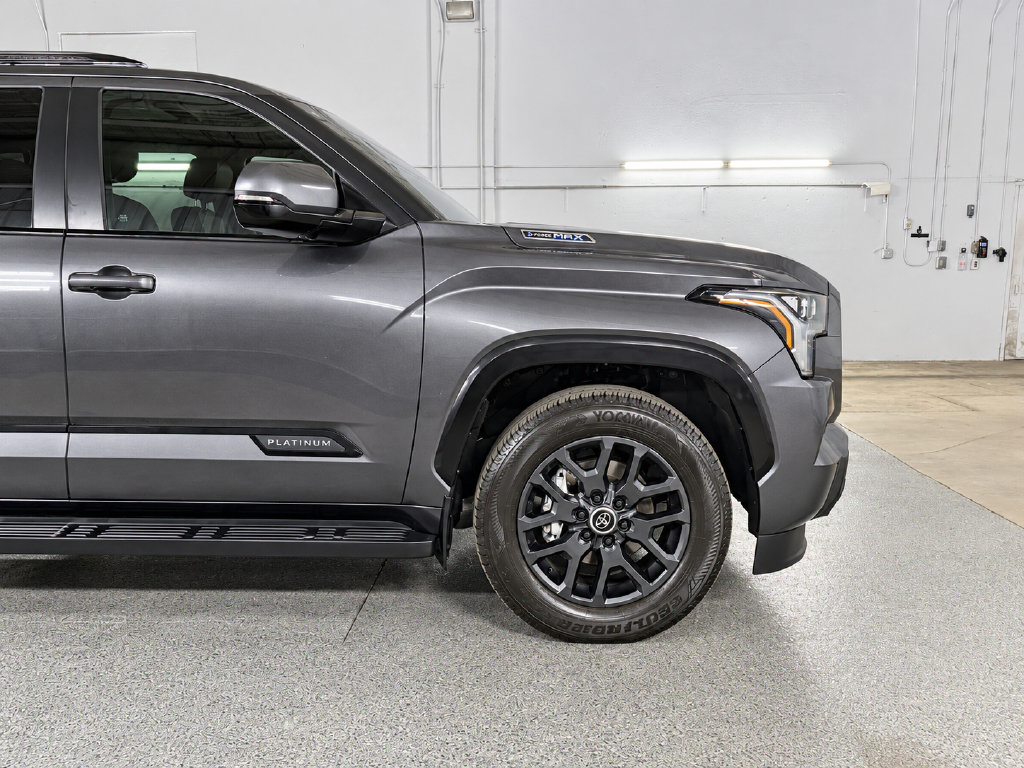 Used 2024 Toyota Sequoia Platinum AWD/4WD image 5
