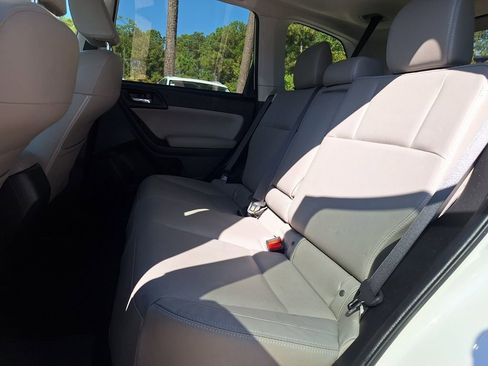 Used 2017 Subaru Forester 2.5i Limited image 12