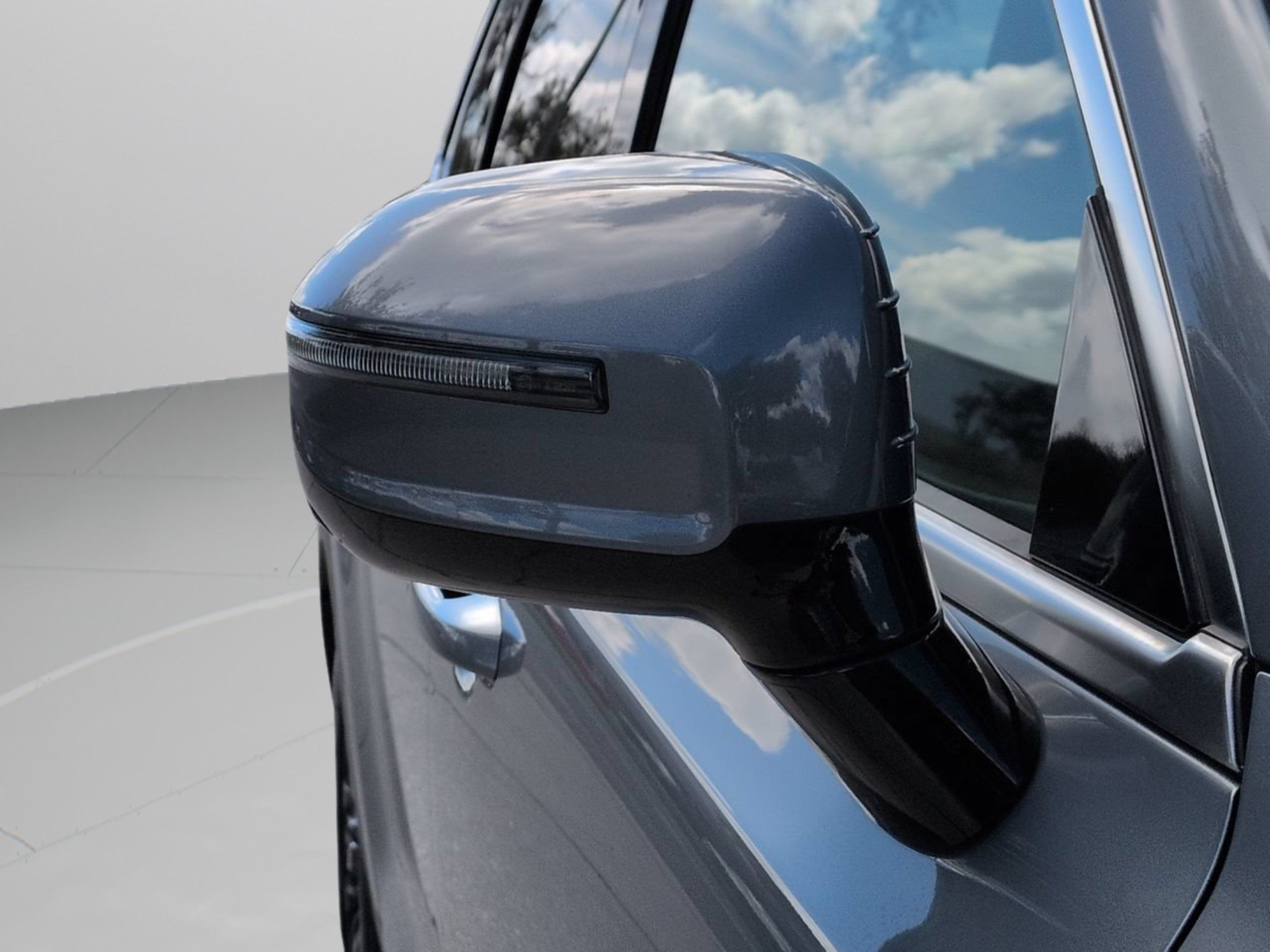 Certified 2025 Kia Telluride SX FWD image 14