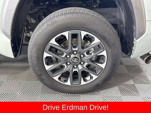 Used 2025 Toyota Tundra Limited AWD/4WD image 4