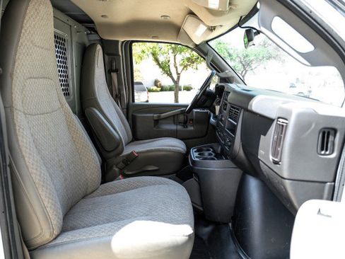 Used 2019 Chevrolet Express 3500 Extended w/ Driver Convenience Package RWD image 27