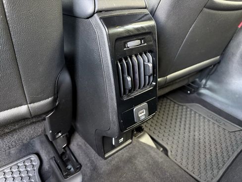 Used 2024 Jeep Compass Trailhawk image 30