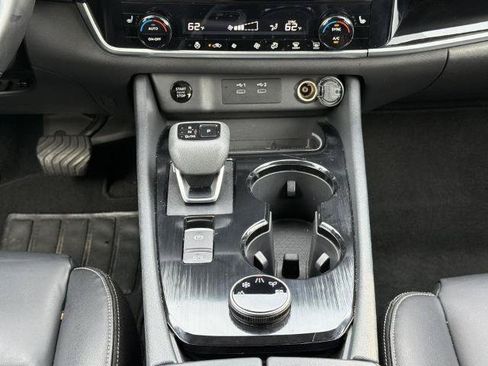 Certified 2026 Nissan Rogue SL AWD/4WD image 4