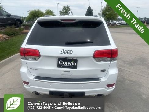 Used 2017 Jeep Grand Cherokee Overland AWD/4WD image 5