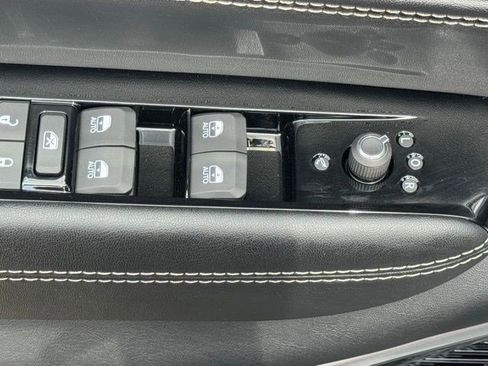 New 2026 Jeep Grand Wagoneer Limited AWD/4WD image 12