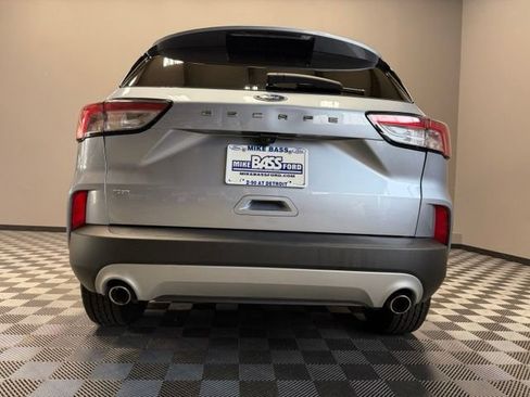 Used 2022 Ford Escape SE w/ Convenience Package FWD image 10