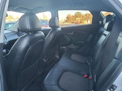 Used 2011 Hyundai Tucson GLS image 4