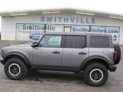 Used 2023 Ford Bronco Badlands AWD/4WD image 4