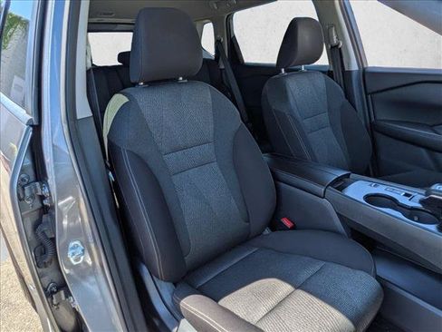 Used 2025 Nissan Rogue SV FWD image 19
