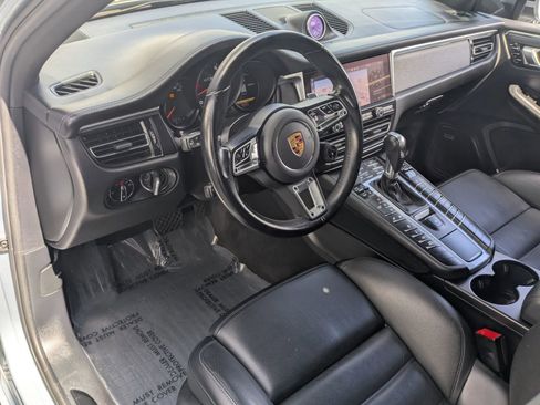 Used 2021 Porsche Macan GTS image 4