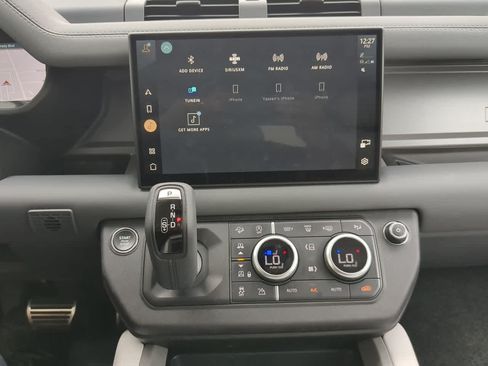 Certified 2025 Land Rover Defender 110 V8 AWD/4WD image 30