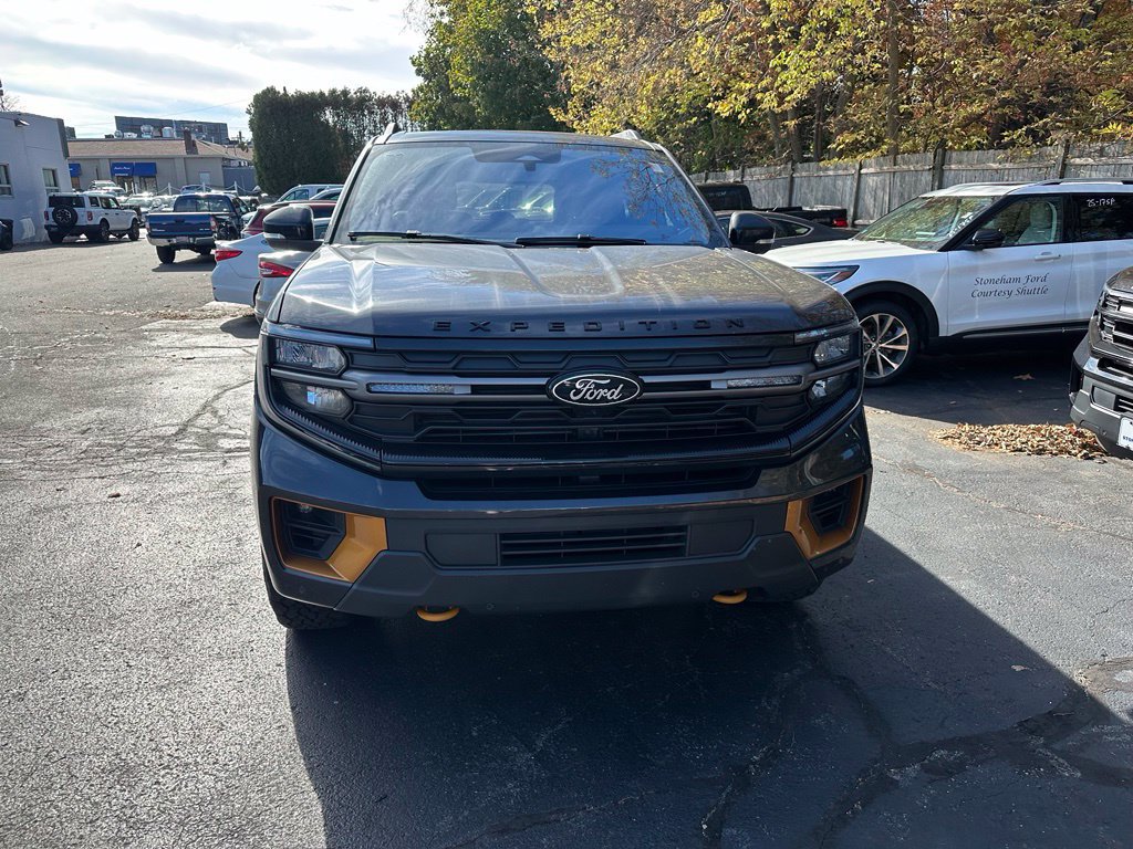 Used 2025 Ford Expedition Tremor AWD/4WD image 2