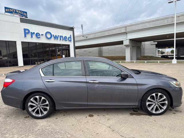 Used 2015 Honda Accord Sport image 2
