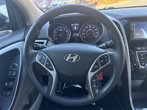Used 2016 Hyundai Elantra GT image 10