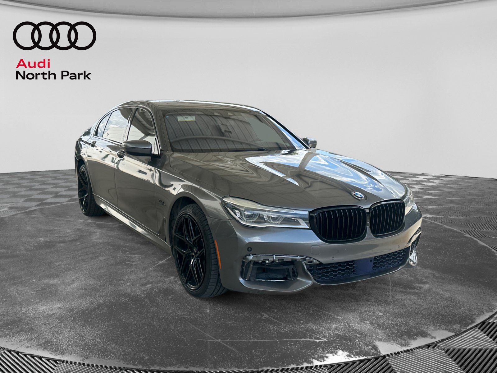 Used 2016 BMW 750i RWD image 7