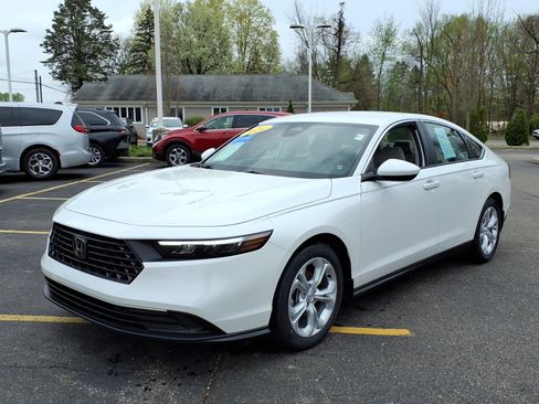 Certified 2024 Honda Accord LX image 3