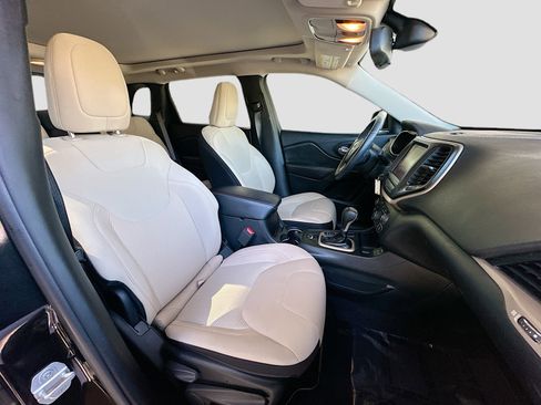 Used 2016 Jeep Cherokee 75th Anniversary image 28