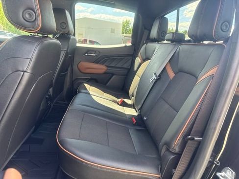 Used 2023 GMC Canyon AT4 AWD/4WD image 32