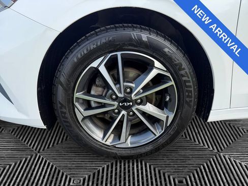 Used 2022 Kia Forte LXS w/ LXS Technology Package FWD image 15