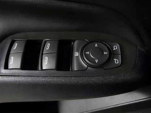 Used 2023 Chevrolet Equinox LT image 29