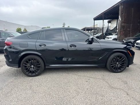 Used 2021 BMW X6 xDrive40i w/ M Sport Package AWD/4WD image 4
