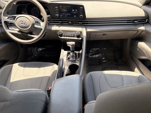 Used 2021 Hyundai Elantra SEL FWD image 5