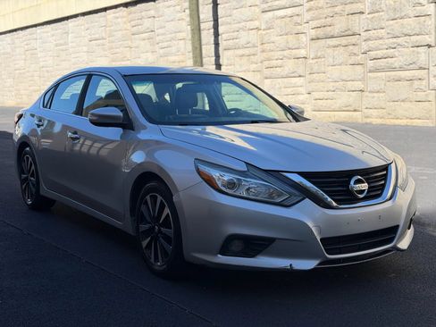 Used 2018 Nissan Altima 2.5 SL FWD image 5