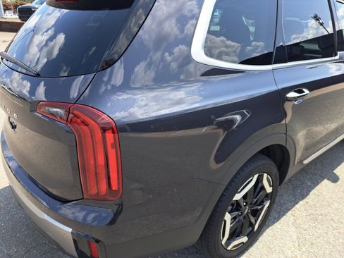 Used 2025 Kia Telluride S FWD image 23