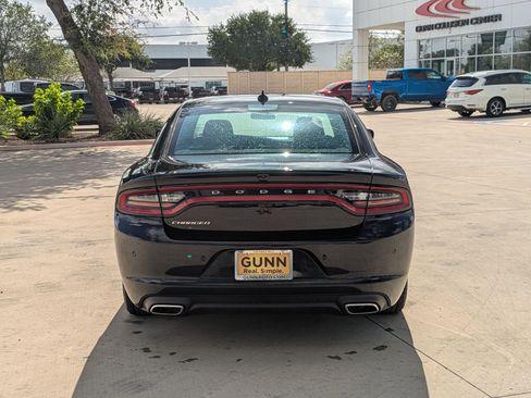 Used 2023 Dodge Charger SXT image 4