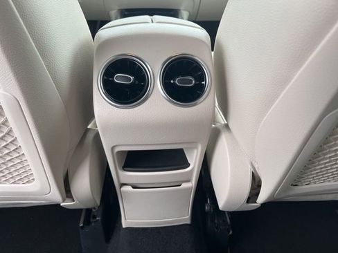 Used 2021 Mercedes-Benz GLA 250 4MATIC w/ Premium Package image 9