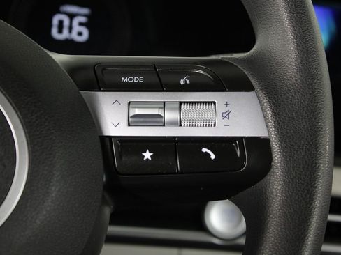 Certified 2025 Hyundai Tucson SE image 25