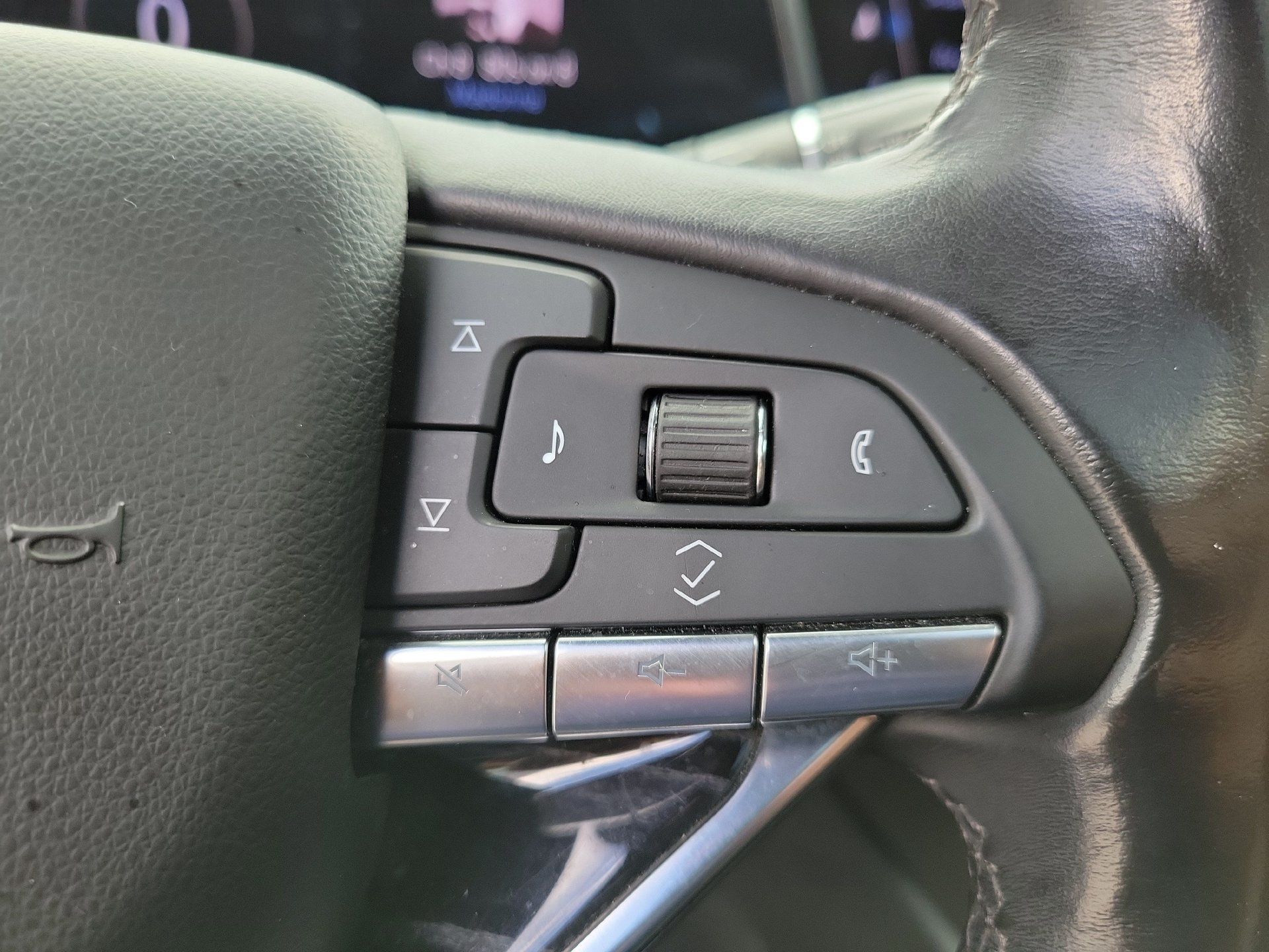 Used 2022 Cadillac Escalade ESV Sport w/ Touring Package AWD/4WD image 34