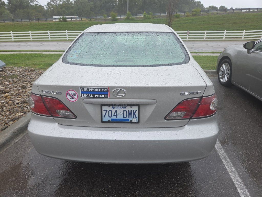 Used 2003 Lexus ES 330 w/ Premium Pkg FWD image 6