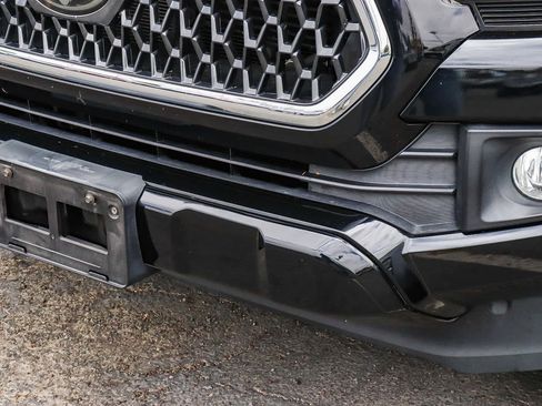 Used 2018 Toyota Tacoma TRD Sport AWD/4WD image 4