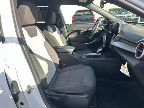 Used 2024 Chevrolet Trax RS w/ Driver Confidence Package image 22