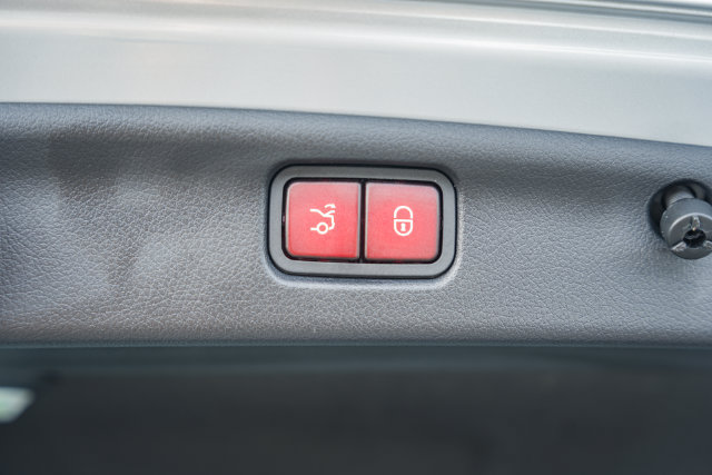 Certified 2023 Mercedes-Benz C 300 4MATIC Sedan image 11
