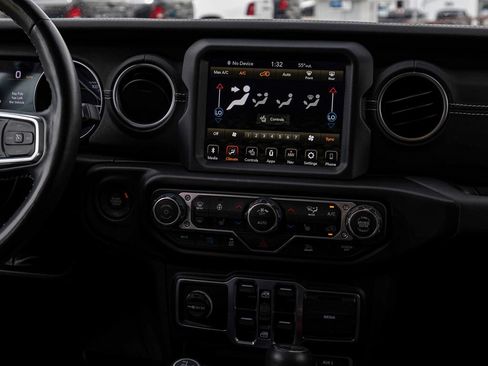 Used 2023 Jeep Wrangler Unlimited Sahara w/ Cold Weather Group AWD/4WD image 21