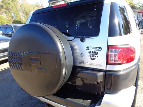 Used 2007 Toyota FJ Cruiser 2WD image 13