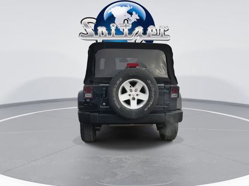 Used 2018 Jeep Wrangler Unlimited Sport S image 8